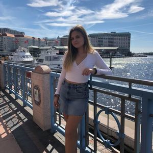 Meet your Posher, Sabina